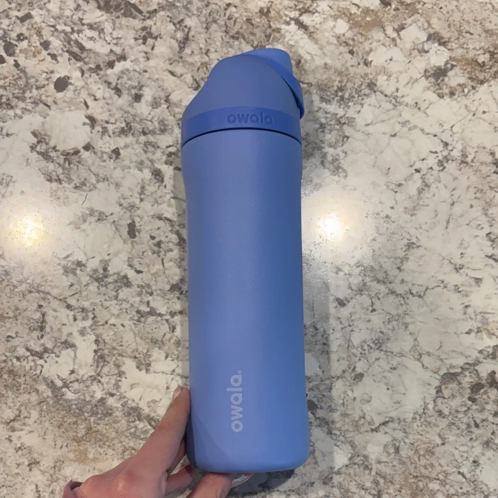 Blue owala water bottle - Picture 1 of 5